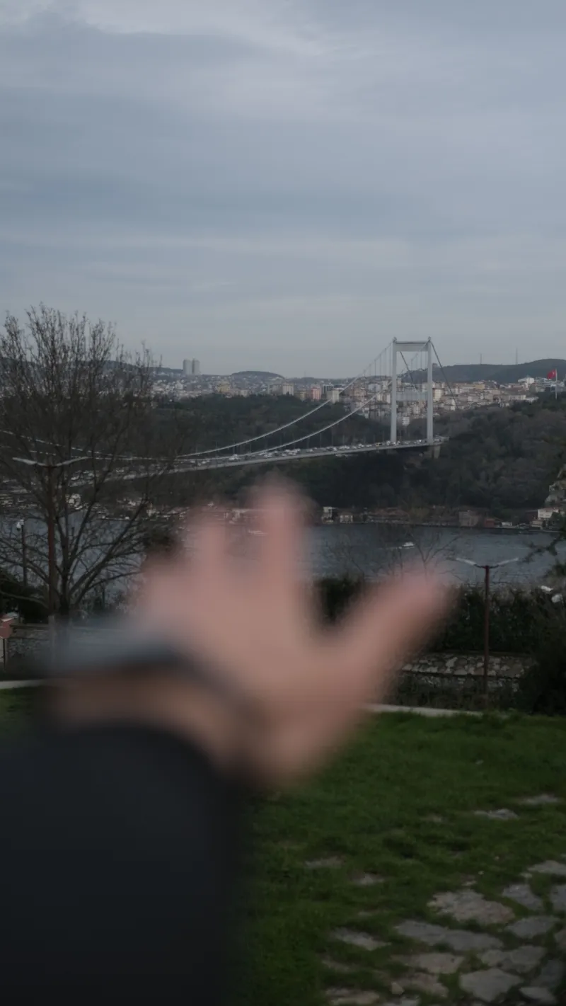 Neden Bazı Ayrılıklar Yıllar Geçse de İçimizde Tamamlanmaz? 